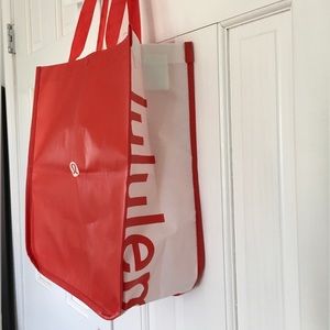 New LuLuLemon Limited Edition Nylon Tote Bag Red/White